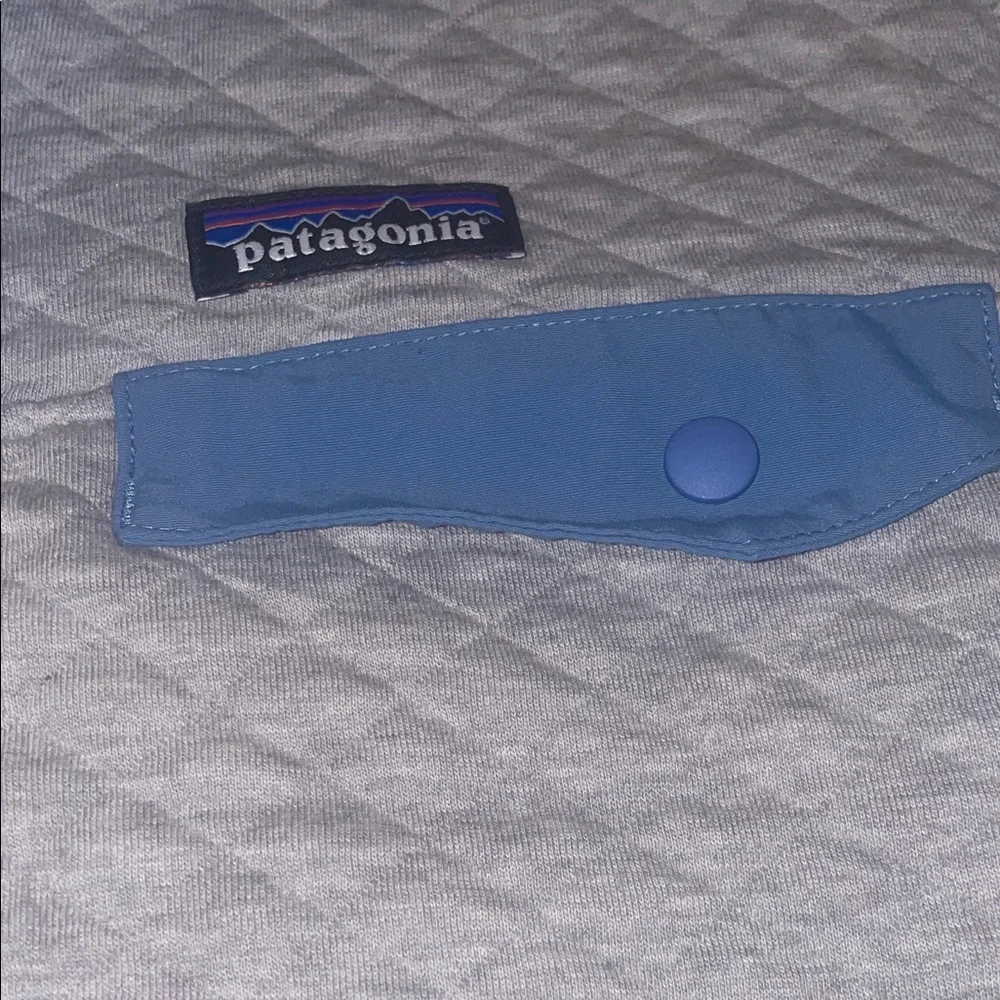 Patagonia Light Gray Quilted Pullover - Picture 2 of 4